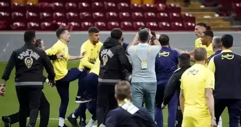 Mert Hakan Yandaş ve Jayden Oosterwolde ye hapis cezası Futbol Haberleri