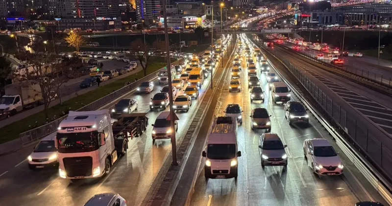İstanbul trafiğinde iş çıkış yoğunluğu!