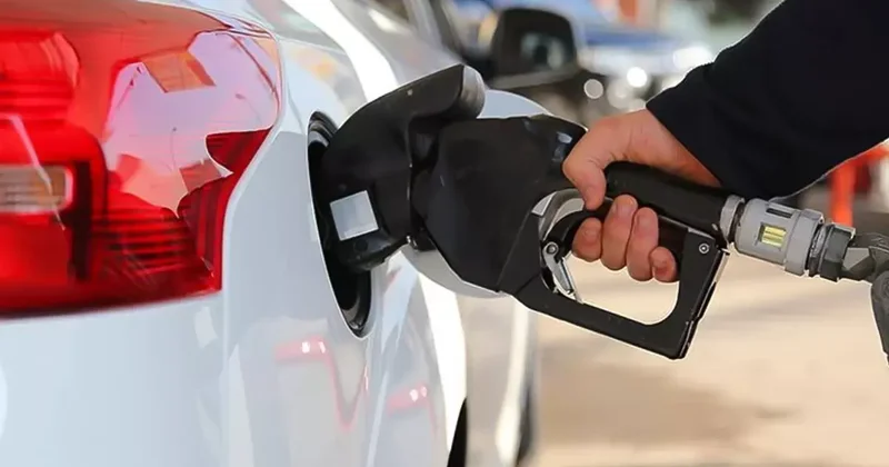 Depoları doldurun! Akaryakıta çifte zam geliyor