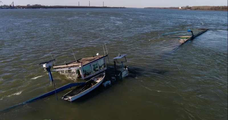 Kimyasal gübre yüklü mavna Tuna da battı Sözcü Gazetesi