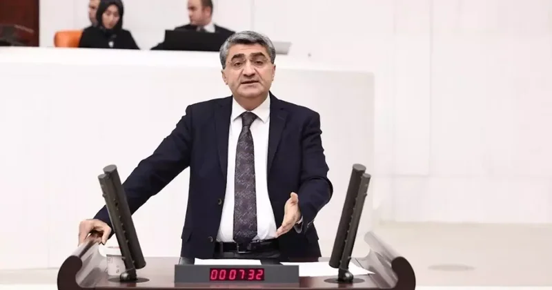 Mersin Milletvekili Ekmen den Batman Petrolspor maçında açılan pankarta tepki