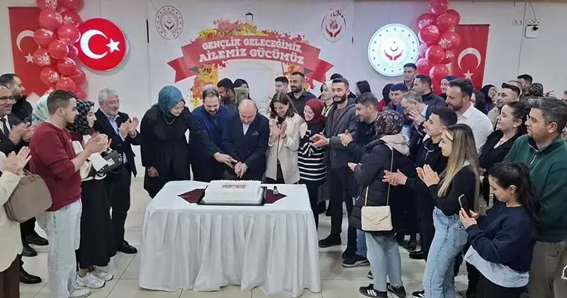 Aile ve Gençlik Fonu ndan yararlanan çiftler Aile Buluşmaları nda bir araya geliyor