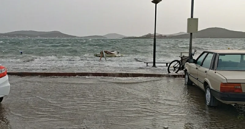 Fırtına denizi taşırdı! Sokaklar göle döndü! Son dakika haberleri