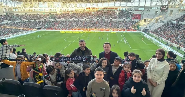 Eğil in minikleri Amed Sportif Faaliyetler Sakaryaspor maçında ilk kez tribün heyecanı yaşadı Diyarbakır Haberleri