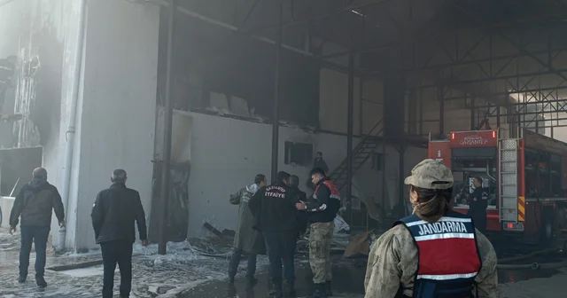 Gaziantep te biber fabrikasında yangın Gaziantep Haberleri