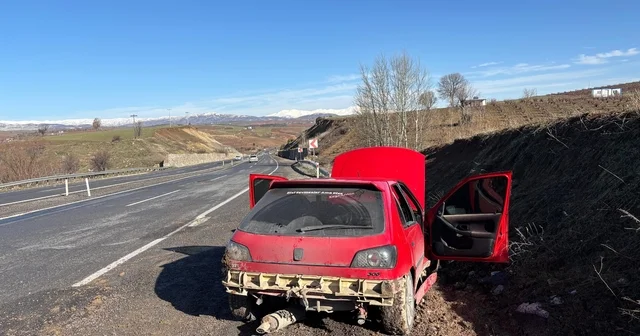 Yolda oluşan çukur kazaya neden oldu: 2 yaralı Adıyaman Haberleri