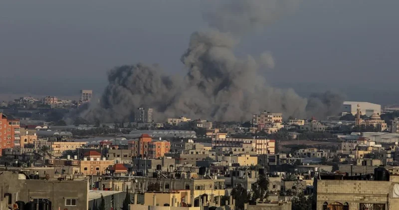 Gazze’de çadırlar hedefte: 10 Filistinli can verdi