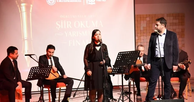 Şiir mısraları öğretmenlerin sesiyle hayat buldu Balıkesir Haberleri