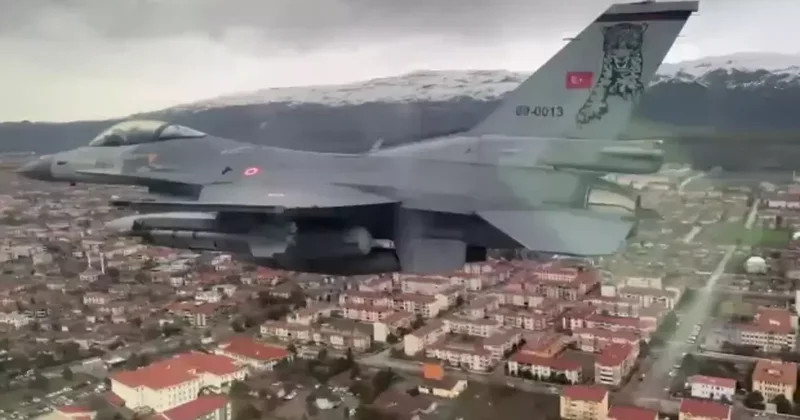 Muharip uçaklar Erzincan’ın kurtuluş yıl dönümü için havalandı