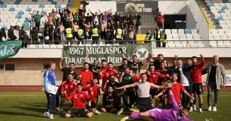 Kritik maçta zafer 90+6 da geldi! Maç eksiğiyle lider olup şampiyonluk kapısını araladılar