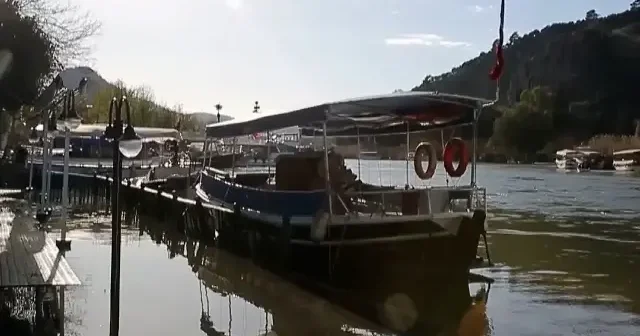 Dalyan’da turizme sel engeli: Kanal seviyesi 1,5 metre yükseldi VİDEO İZLE