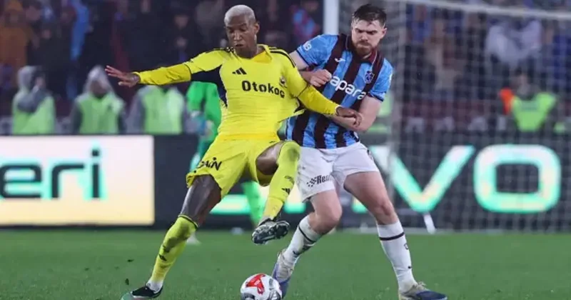 Olay yorum: Oyuncu Eyvah atıldım diyor, hakem kırmızı göstermiyor