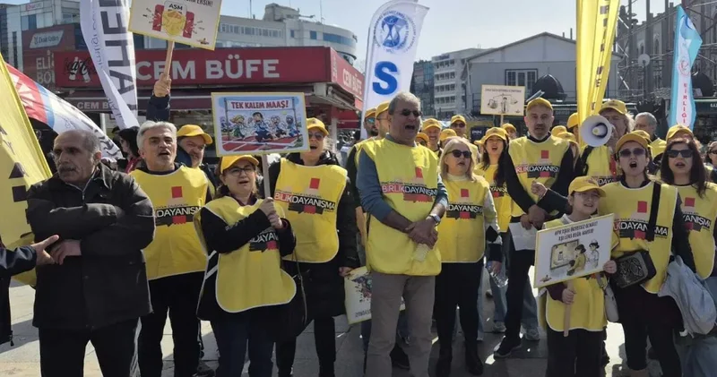 Sağlık çalışanlarından yeni yönetmeliğe tepki! Kadıköy den haykırdılar