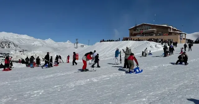 Hakkari’de Mergabütan Kayak Merkezi’nde hafta sonu yoğunluğu VİDEO İZLE