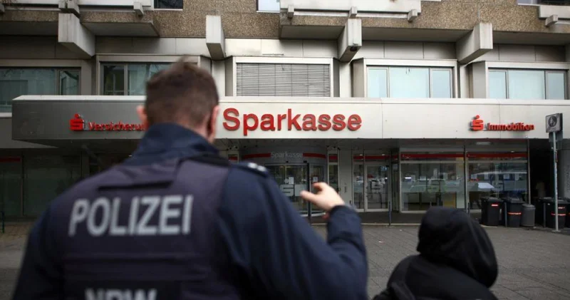 Almanya da inanılmaz banka soygunu ve sorular: Kasanın tam yerini nasıl bildiler?