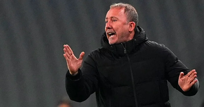 Başakşehir maçı öncesi Beşiktaş ın kaleci kararı açıklandı