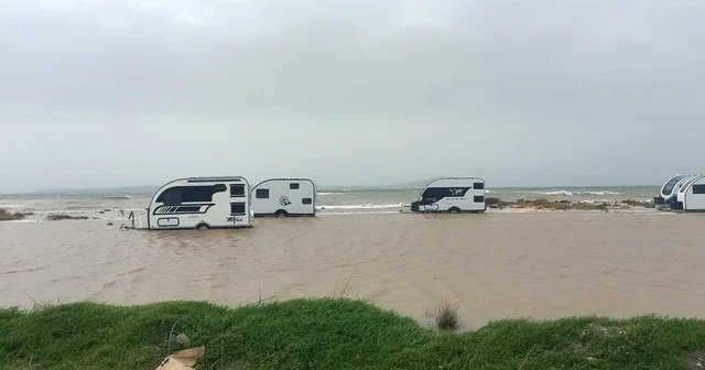 Ezine de karavanlar su altında kaldı Çanakkale Haberleri