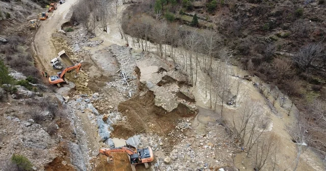 Kayseri Adana karayolunda selin izleri siliniyor Adana Haberleri