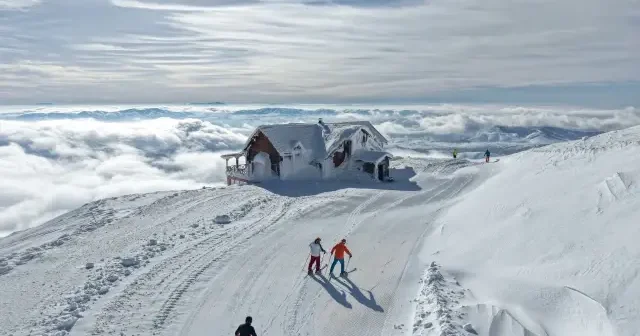 Sivas Yıldız Dağı kayakseverlerin akınına uğradı VİDEO İZLE