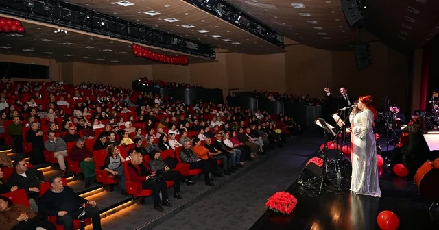 Mersin de Sevgililer Günü ne özel Ajda Pekkan şarkıları konseri Mersin Haberleri