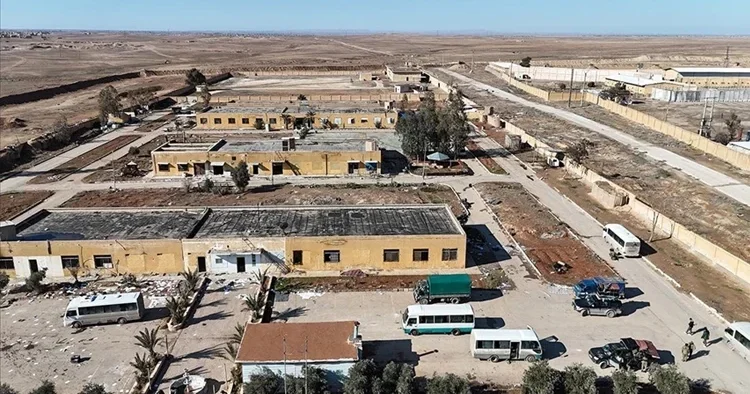 Suriye ordusu, Haseke deki ABD üssünü teslim aldı