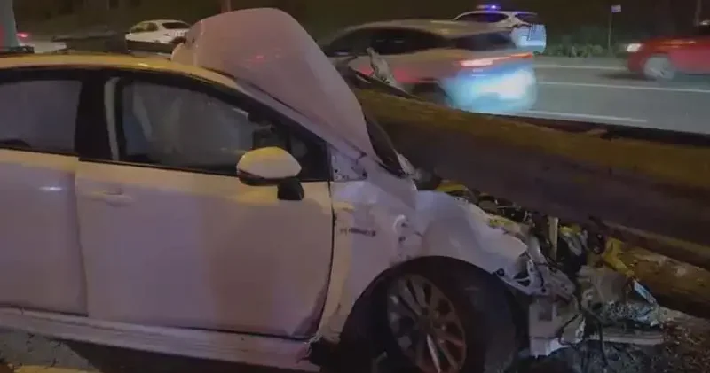 Ataşehir de makas attığı iddia edilen sürücü kazaya neden oldu: 2 yaralı