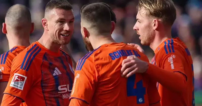 Edin Dzeko dan 13 dakikada 2 asist! Schalke 04 Türk yıldızları liderliğini sürdürdü Fanatik Gazetesi Futbol Haberleri Spor