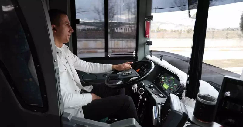 Sivas’ta otobüs şoförünün hareketi takdir topladı