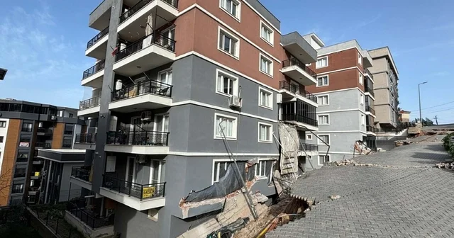 İzmir de istinat duvarının çöktüğü sokakta çalışmalar sürüyor İzmir Haberleri