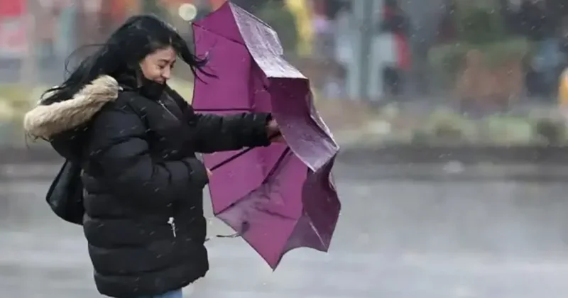 İstanbul Valiliğinden kuvvetli rüzgar ve fırtına uyarısı