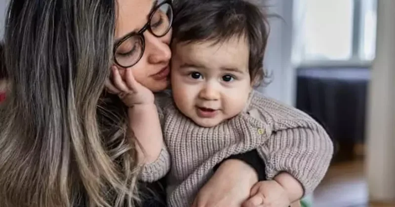 İsveç te 8 aylık bebeğe sınır dışı kararı! Tek başına ülkesine dönsün