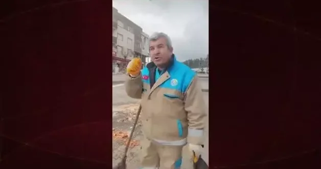 Temizlik görevlisinin sokak hayvanlarını besleyenlere Kul hakkını giriyorlar sitemi büyük ses getirdi