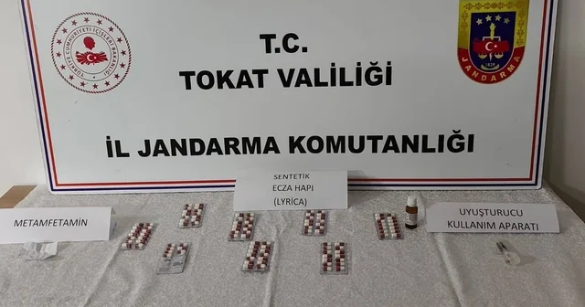 Tokat ta araçta sentetik hap ve uyuşturucu madde bulunan şüpheli, adli kontrolle serbest kaldı Tokat Haberleri