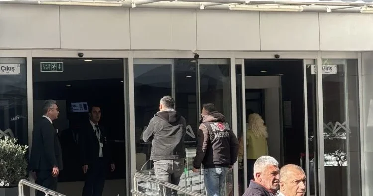 Aralarında belediye çalışanları da bulunuyor…. Mersin de ihaleye fesat karıştırma ve rüşvet suçlarından 26 şüpheliden 7 si tutuklandı