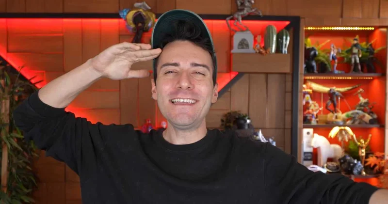 Enes Batur hayattayım videosuyla geri döndü: Tek tek özür diledi