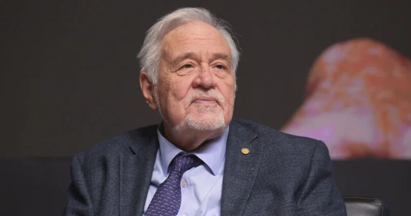 İlber Ortaylı nın hangi kitabı ne anlatıyor? Bilgiye adanmış bir ömür... İşte Prof. Dr. İlber Ortaylı nın en dikkat çeken kitapları!