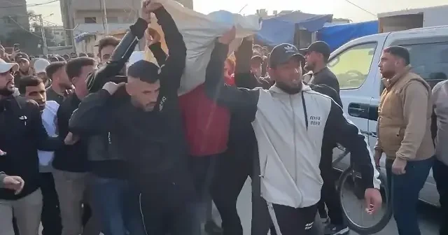 Gazze’de polis aracına İsrail den hain saldırı: 8 Filistinli memur katledildi VİDEO İZLE