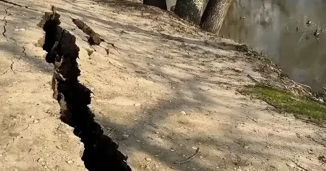Tunca Nehri kıyısında korkutan çökme: 50 metrelik alan zarar gördü VİDEO İZLE