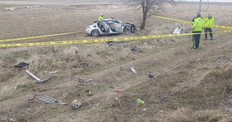 Otomobil şarampole devrildi: Anne ve baba öldü, 4 çocuğu ağır yaralandı