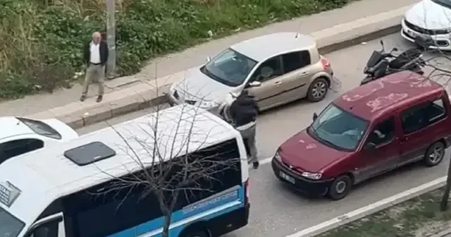 Trafikte coplu kavga kamerada: 180 bin lira ceza kesildi VİDEO İZLE