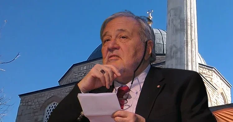 Ölürsem selamı sen vereceksin İlber Ortaylı nın vasiyeti İstanbul daki camide yerine getirildi