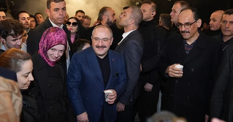 Mustafa Varank çağrıda bulunmuştu: Saraçoğlu ndaki sahur buluşmasında sürpriz ziyaretçi