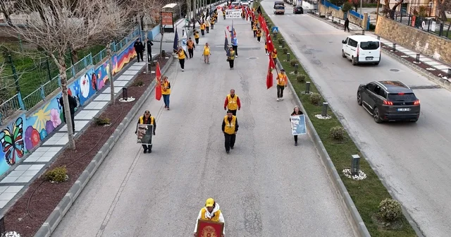 Çanakkale ye yürüyen 57 nci Alay korteji, Edirne ye ulaştı Edirne Haberleri