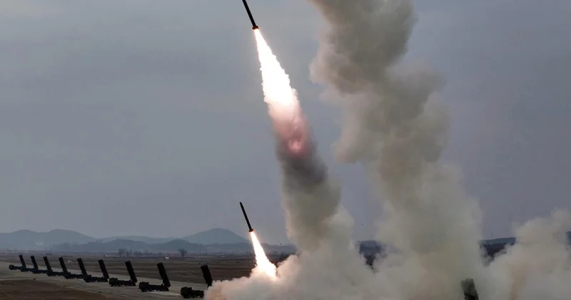 Kuzey Kore de uzun menzilli topçu tatbikatı