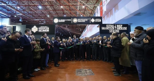 Kutsal Emanetler ve Vakıf Eserleri Sergisi açıldı Kayseri Haberleri