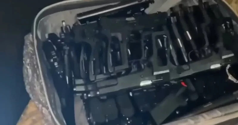 Silah ticareti yapanlar suçüstü yakalandı