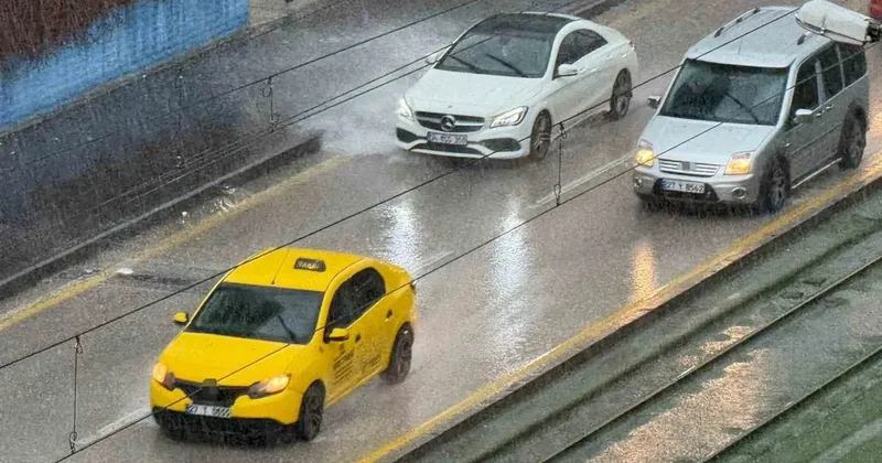 Gaziantep’te sağanak yağış etkili oldu