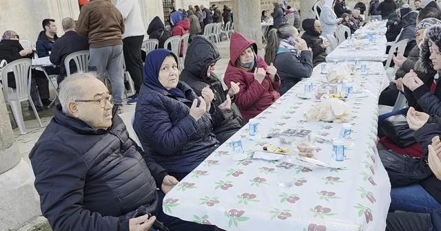Edirne de 11 yıllık imece iftar geleneği: İmece usulü sofra kuruldu Edirne Haberleri