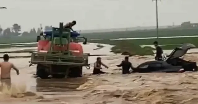 Mardin de sağanak hayatı felç etti: Dereler taştı, ahır çöktü VİDEO İZLE