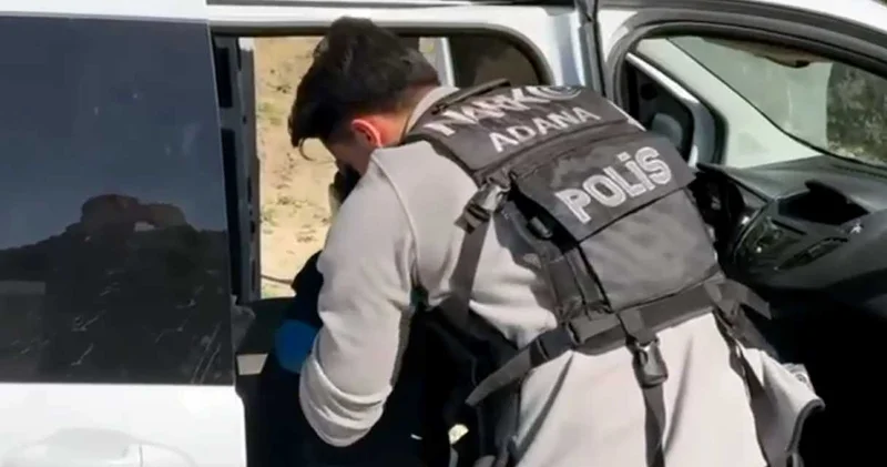 Adana da torbacı operasyonu! Uyuşturucu ve silahlarla yakalandılar